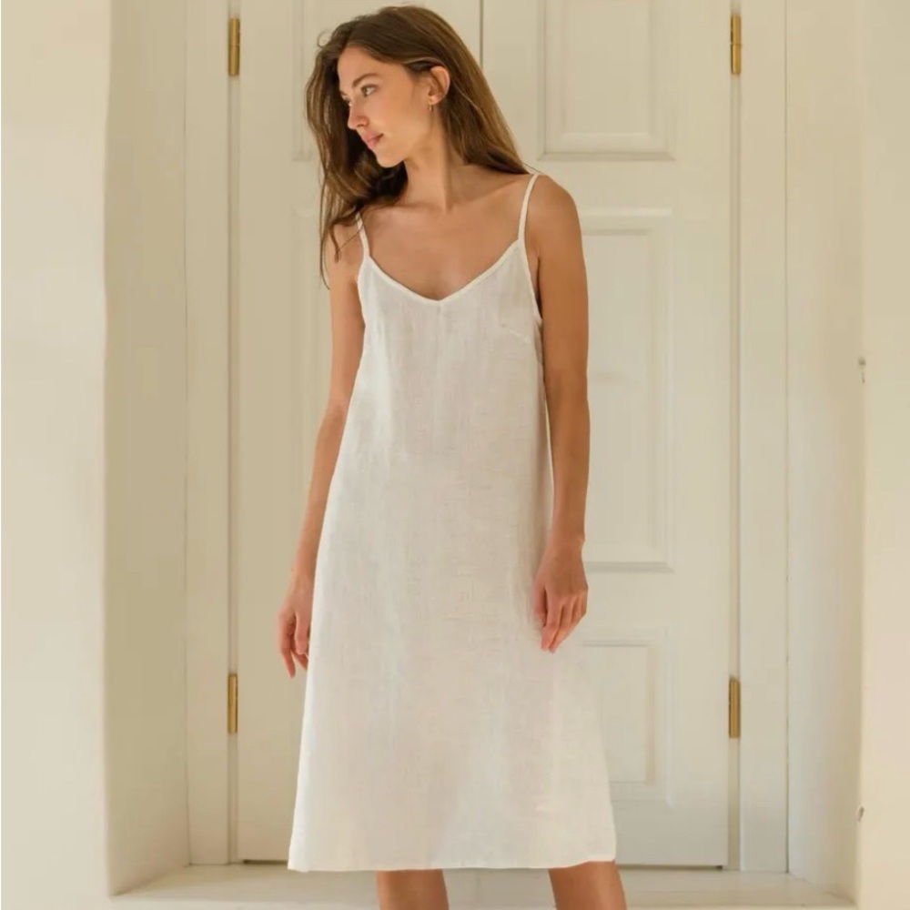 Grand Grece white string dress size Medium
100% Linen White